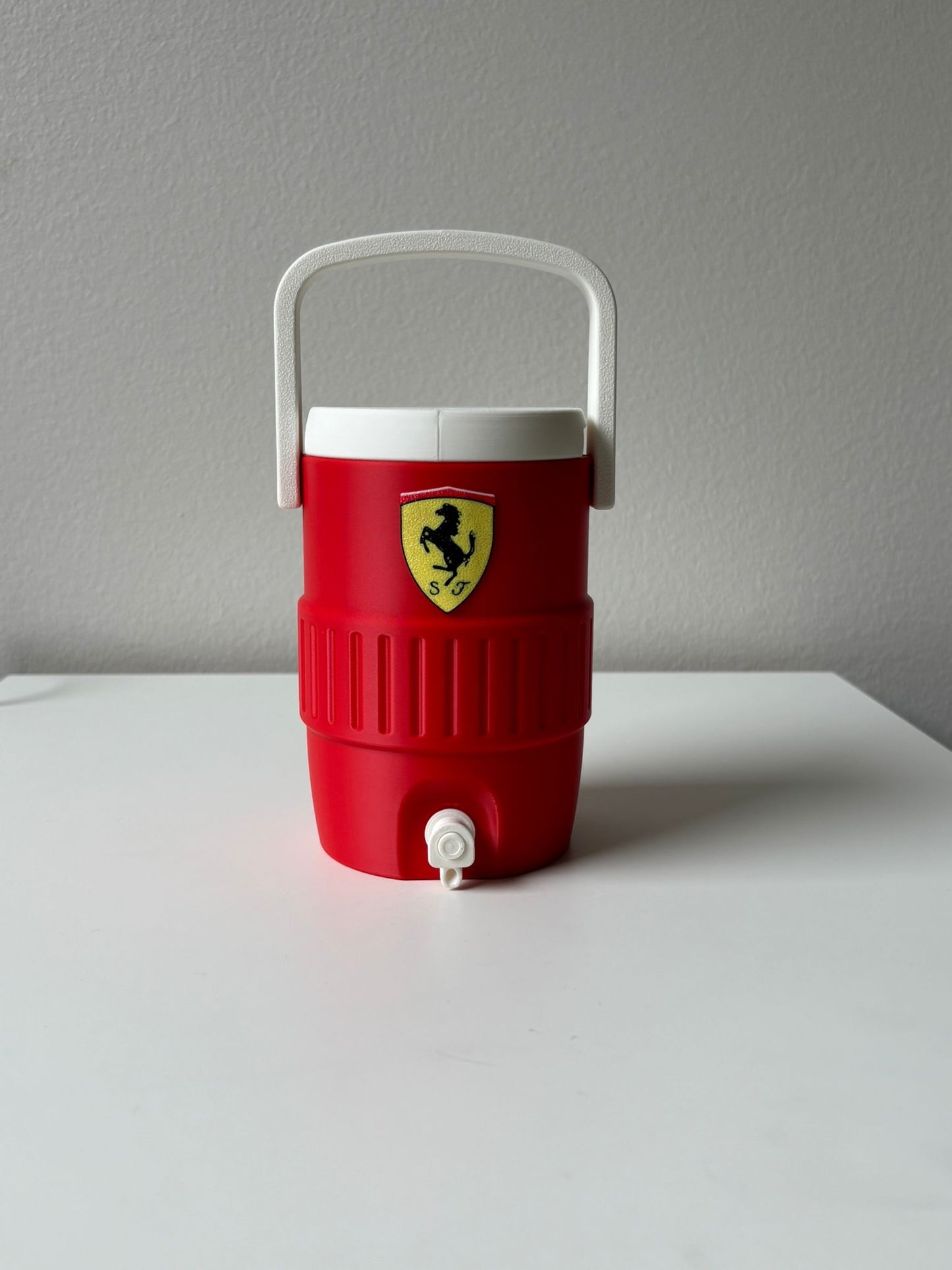 Ferrari Can holder